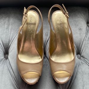 Nine West 7 1/2 Tan Faux Patent Leather Heels